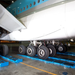 CAS uçak tartım sistemleri ile uçak ağırlıklarını anında ölçebilirsiniz. Aksların altına yerleştirilen padler ile ister her tekere binen yükü tek tek, ister toplam ağırlık olarak ölçebilirsiniz. Dilerseniz ağırlık bilgisini siteminize kaydedebilirsiniz.